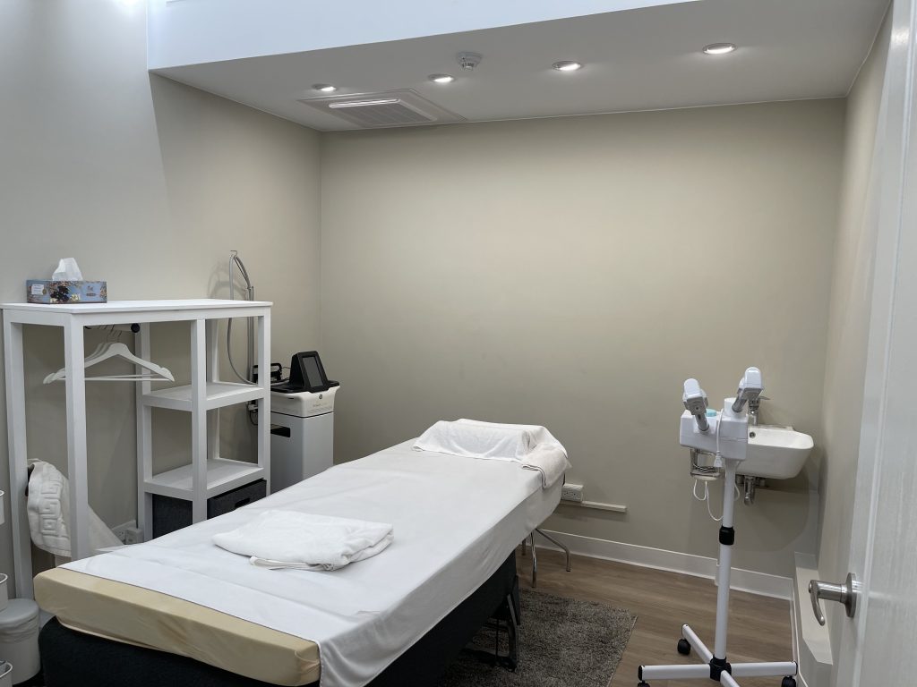 facial-taipei-sparadise-the-spa-near-taipei-101-world-trade-center-treatment-room Sparadise獨立療程室內部設計與美容床